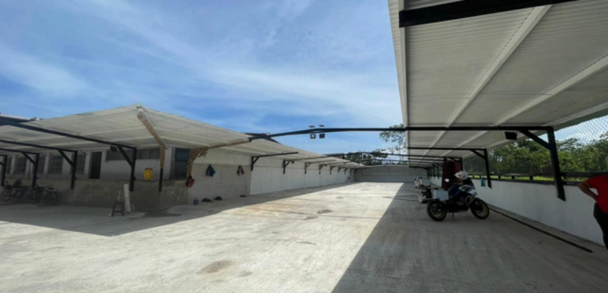 Estacionamientos y Bodegas para el Centro Comercial Wolf Center